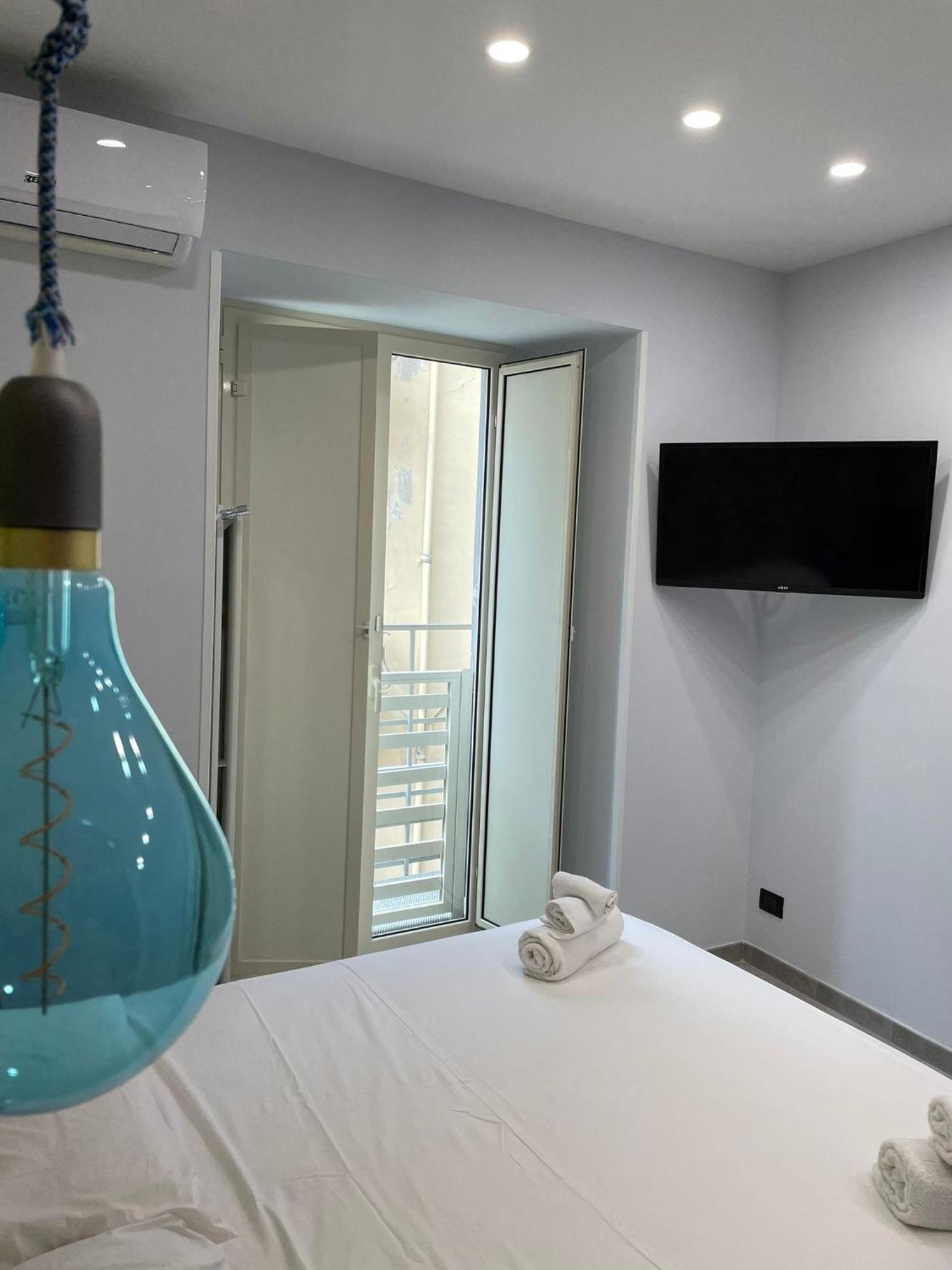 Terrazza Aragon Room And Spa Napoli Bagian luar foto